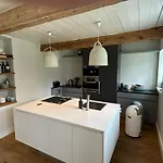 Kapitaenshaus Von 1712 - Neu Saniert نيبلوم