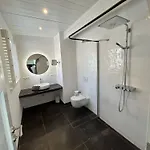 Kapitaenshaus Von 1712 - Neu Saniert * نيبلوم