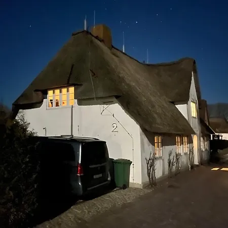 Kapitaenshaus Von 1712 - Neu Saniert Apartamento Nieblum