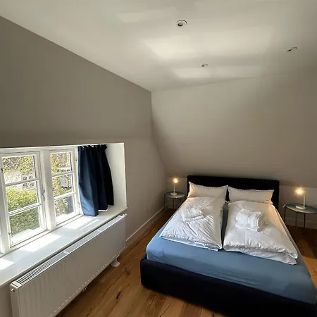 Kapitaenshaus Von 1712 - Neu Saniert Apartment *